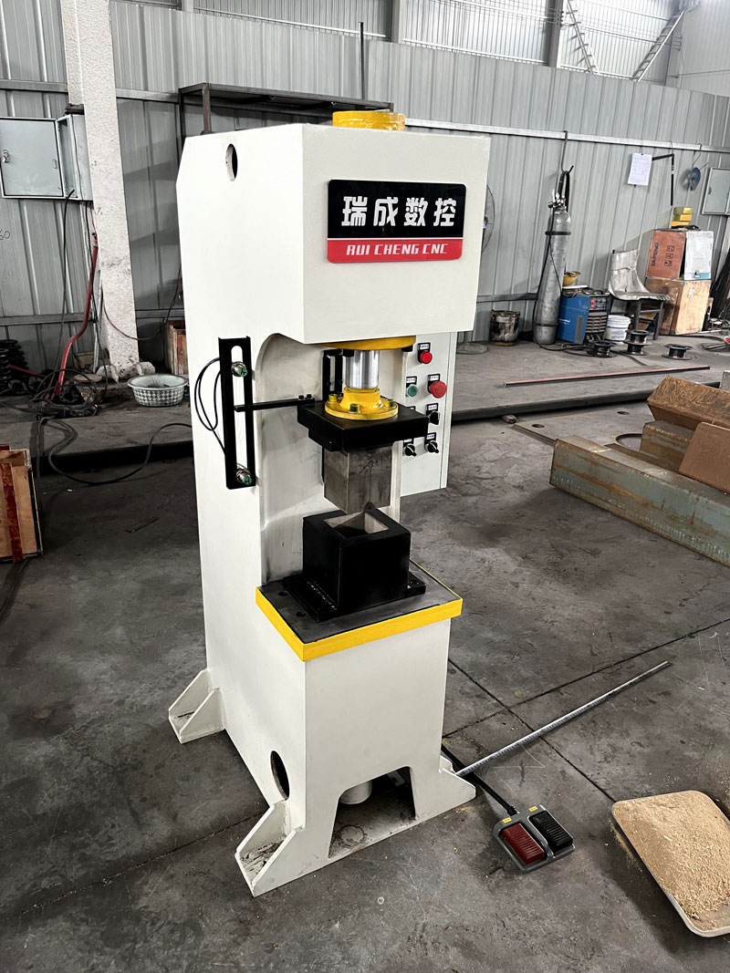 鋸末灰制碳成型機(jī) 液壓機(jī)
